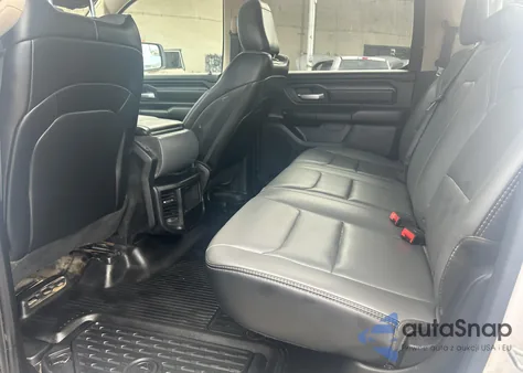 2019 Ram 1500 z USA, uszkodzony, nr VIN 1C6RRFGG5KN749635